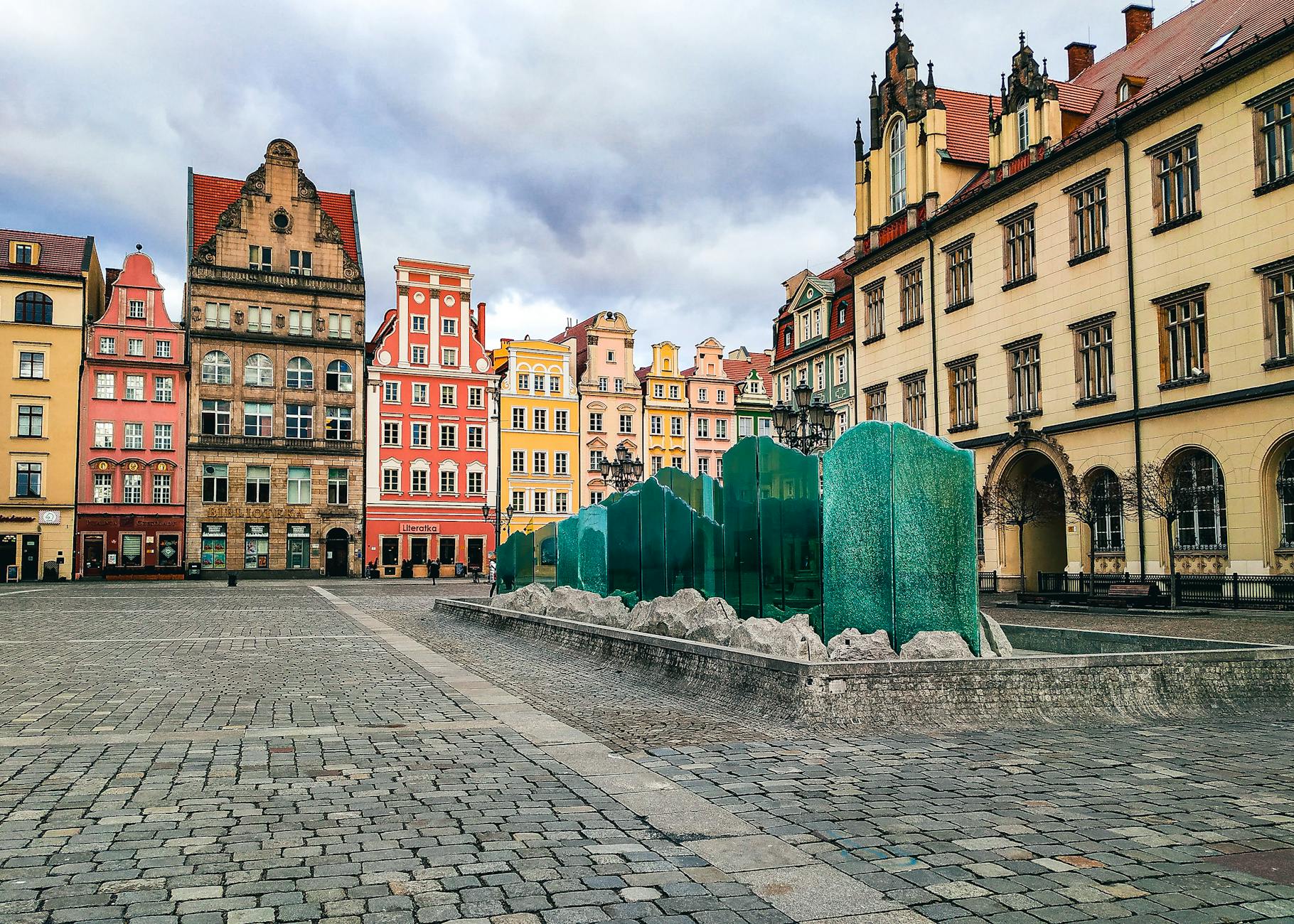 Spadki stóp procentowych wpłynęły pozytywnie na rynek wtórny obrotu nieruchomościami - wynika z wstępnego odczytu Barometru M...