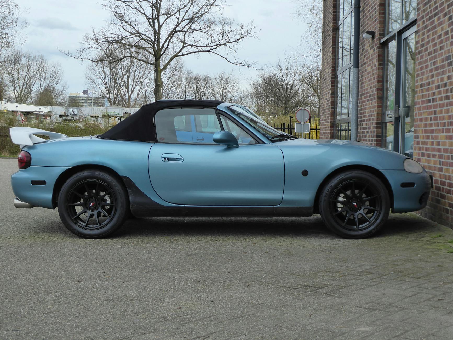 Mazda zapowiada czterodrzwiowe coupe.