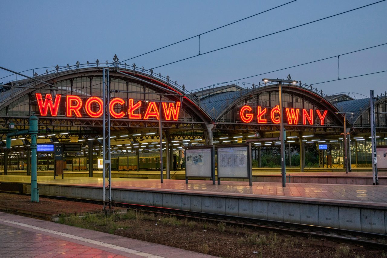 Trener Legii Edward Iordanescu zachował się jak hazardzista, który stawia wiele na nie najmocniejsze karty. I przegrał. To on...