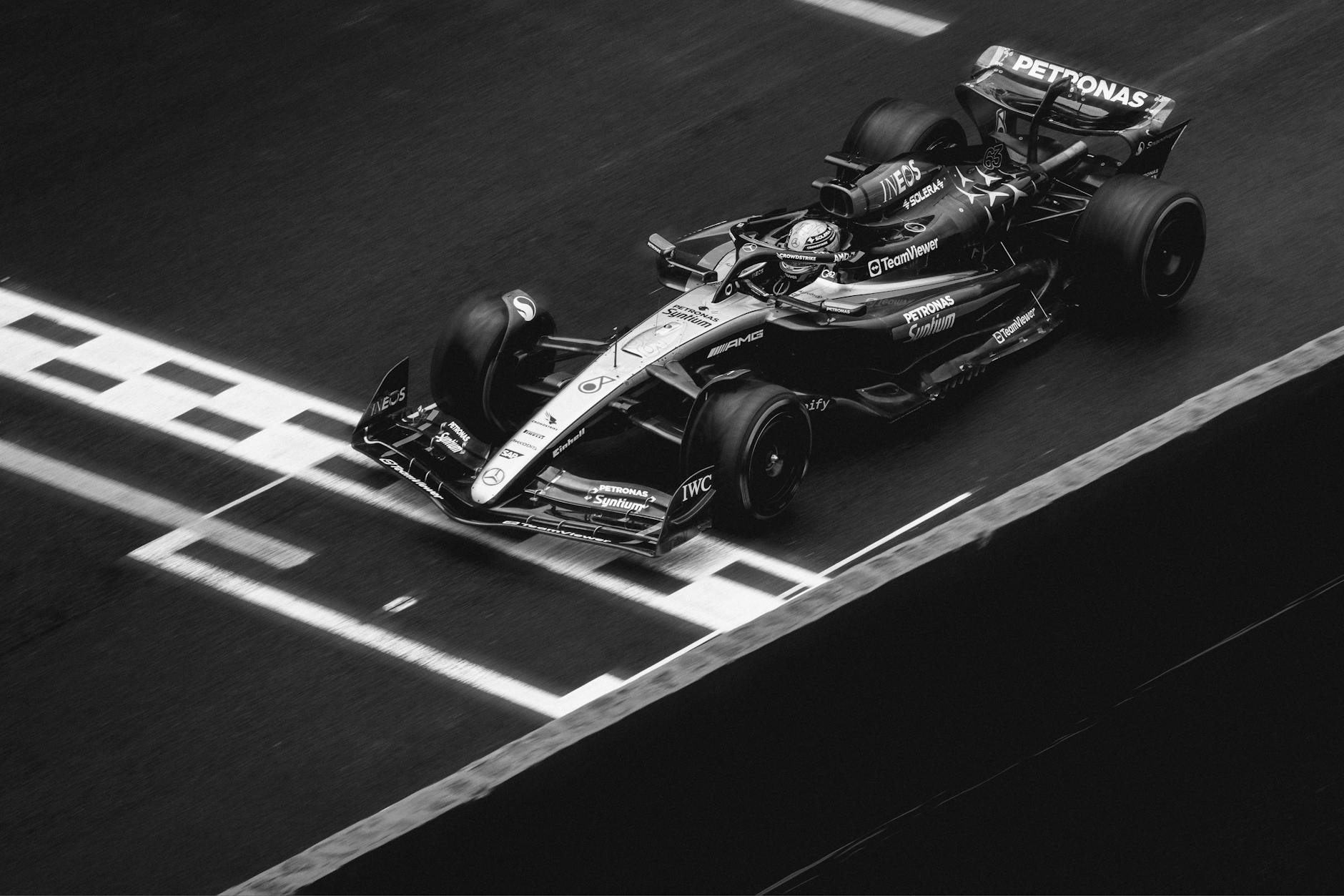George Russell i Mercedes od miesięcy negocjują warunki nowego kontraktu. Chociaż ekipa z Brackley jest tak naprawdę skazana...