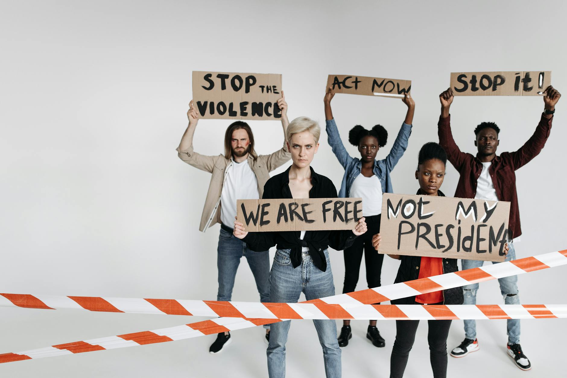 Revolut wprowadza nowe karty płatnicze dla posiadaczy kont Metal oraz Premium