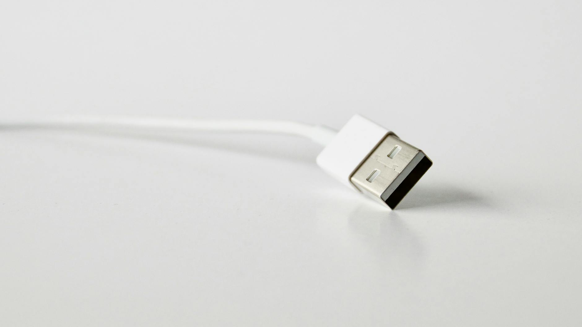 Czasami wiek nie mierzy się w latach, ale w stopniu trudności, z jakim rozumiemy możliwości technologiczne urządzenia, które...