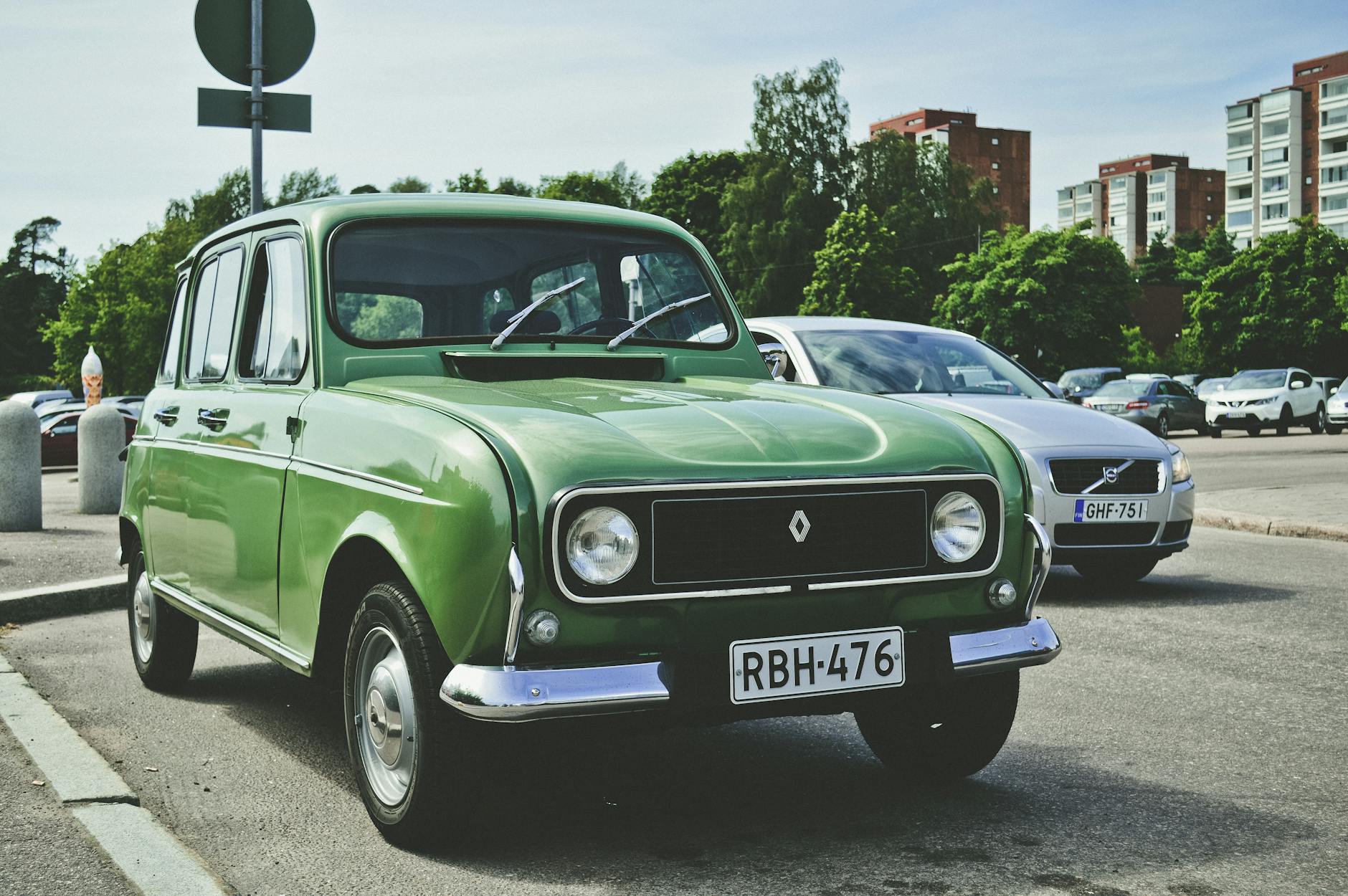 Za wszystkim stoi francuska firma Mykitvan, która zwykle przebudowuje takie pojazdy, jak Volkswagen Transporter.