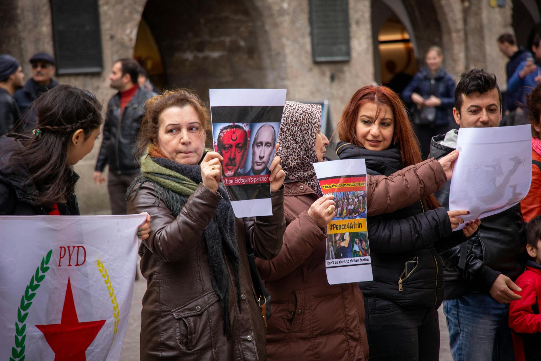 Prezydent Turcji Recep Tayyip Erdogan przeprowadził we wtorek rozmowę telefoniczną z prezydentem Rosji Władimirem Putinem, w...