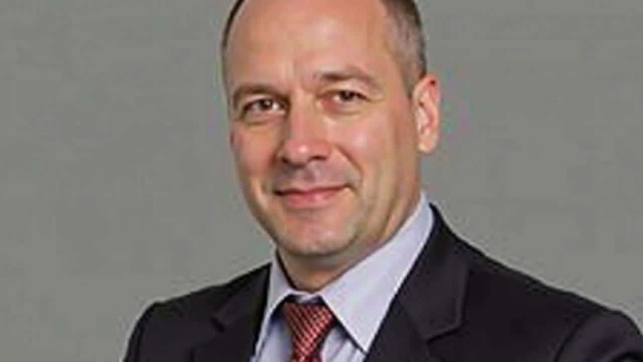 Jak legalnie zmusić sąsiada do przycięcia żywopłotu i nie wchodzić z nim w otwarty konflikt