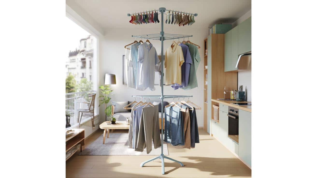 Ten stojak z Action ratuje małe mieszkania. Kosztuje mniej niż 10 zł